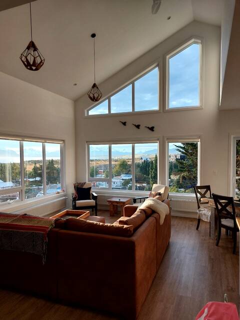 Central, spacious & new with amazing views