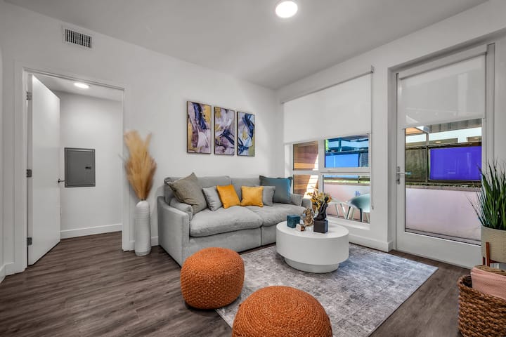 Modern 2br Pool + Parking | Walk To 3rd St & Beach - 聖莫尼卡