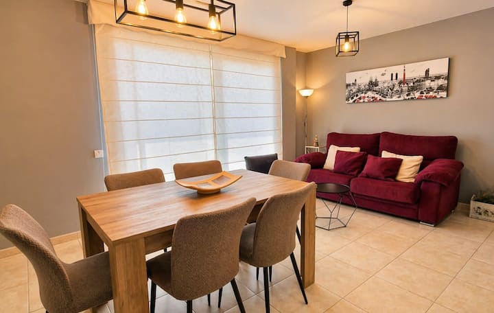 Dúplex Con Terraza Cerca De La Playa - Castelldefels