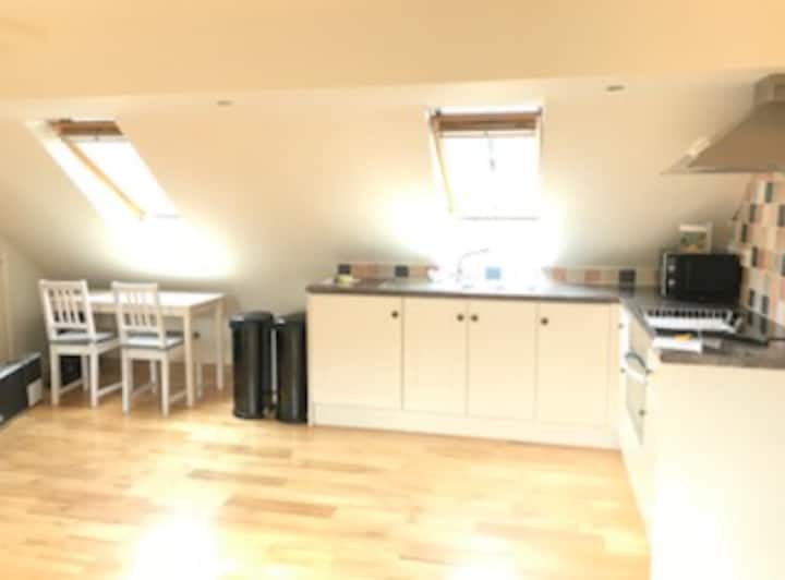 Self Contained Flat In Village Location - Essex