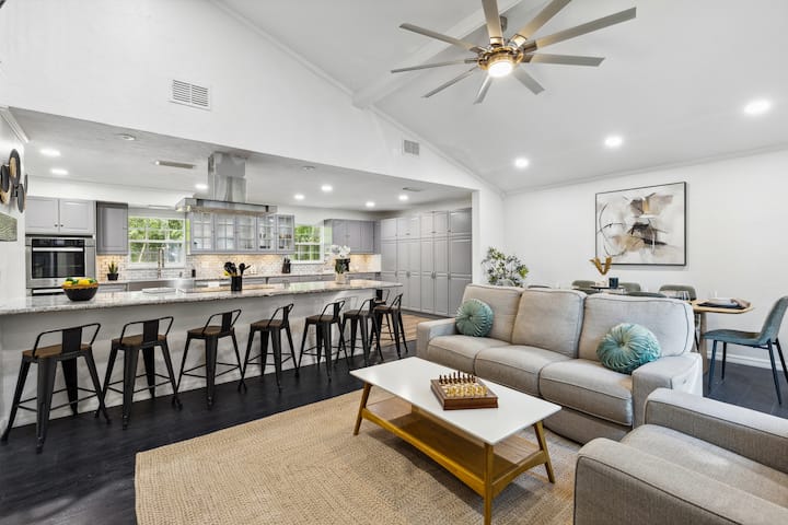 Multi-level Luxury Modern Design-walk To Uf! - Gainesville