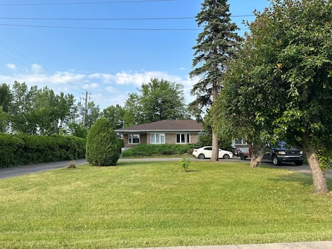 30 minutes to Montreal/Laval