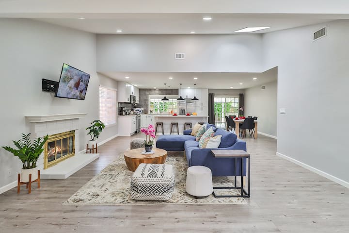 Chic Simi Valley Escape | Tub+wfh+family Fun - シミバレー, CA