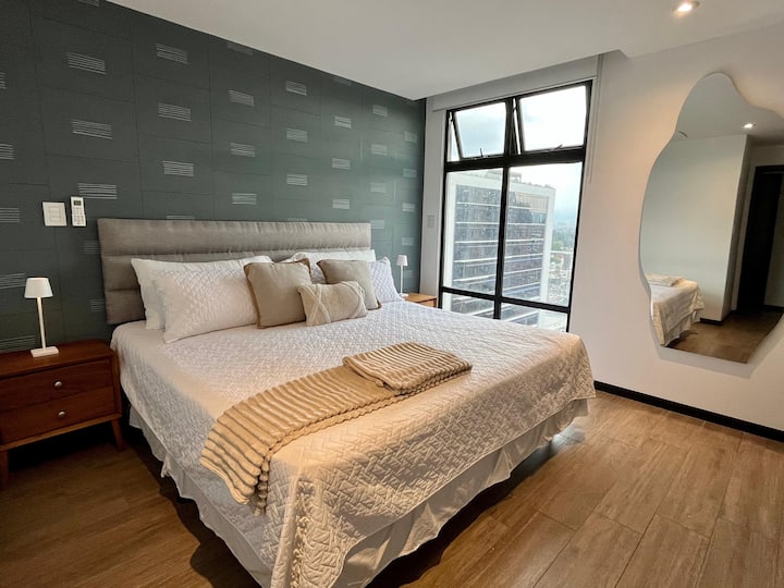 Amplio Y Lujoso Apartamento Con A/c - Ciudad de Guatemala
