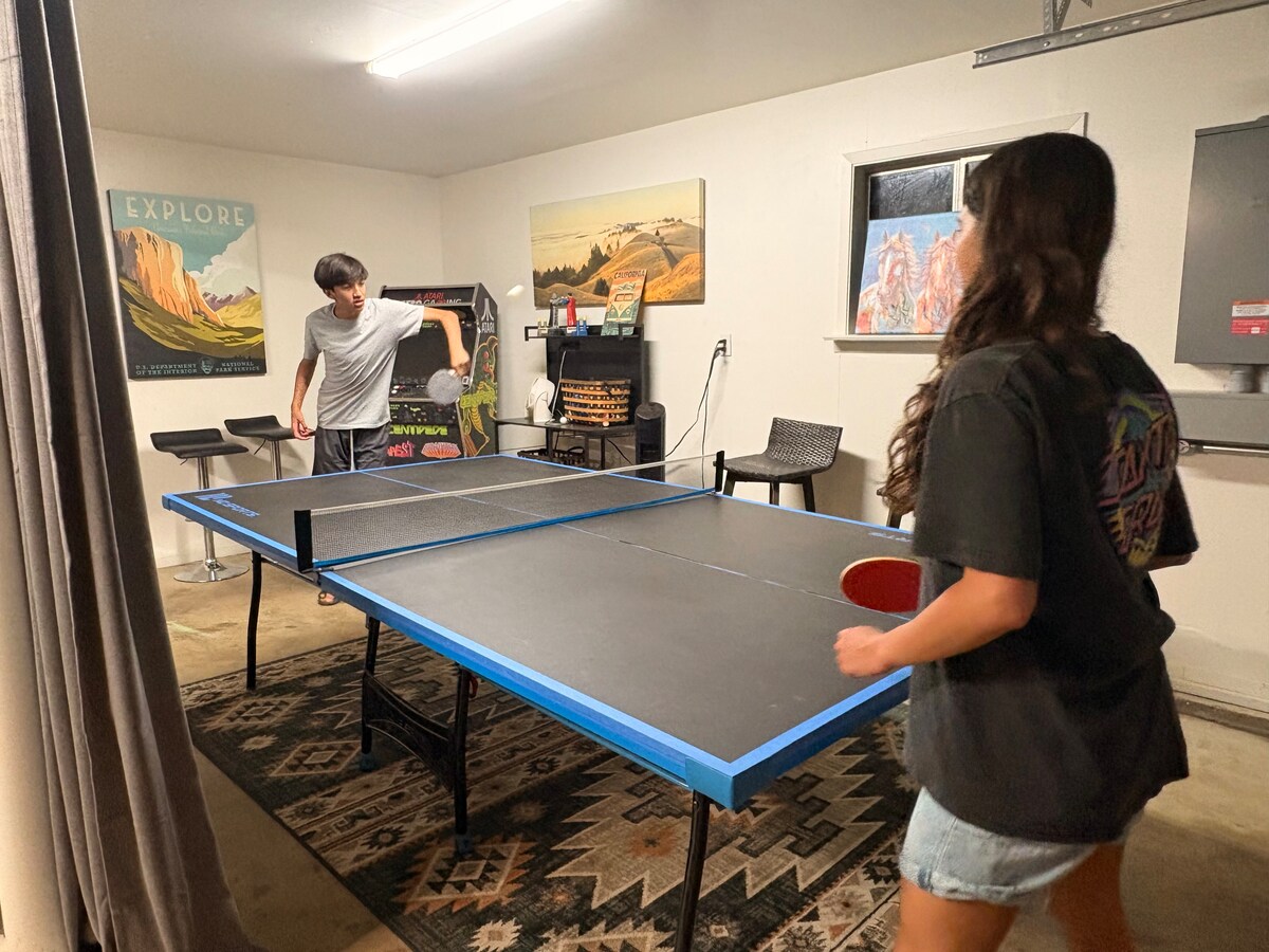 Hot tub+pool+Game room+fire pit+EV charging