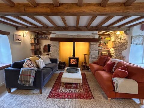 Popular Airbnb listing: Amazing views at Ragged Cottage near Corfe, Dorset in Corfe Castle