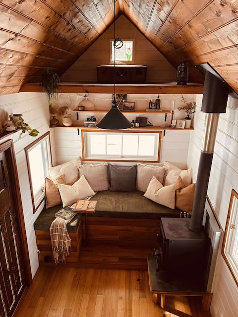 Ukiyo | Off-Grid Forest Cabin with Panoramic Views