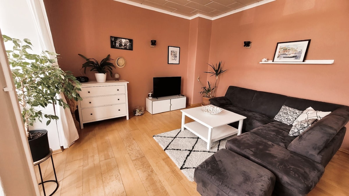 Anuncio de Airbnb popular: Vacation apartment with harbor view en Flensburg