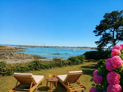SPECIAL OFFER house with garden, not overlooked, sea view!