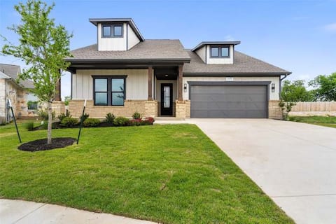 Casa Cielo. Near Lakes, Austin & Liberty Hill