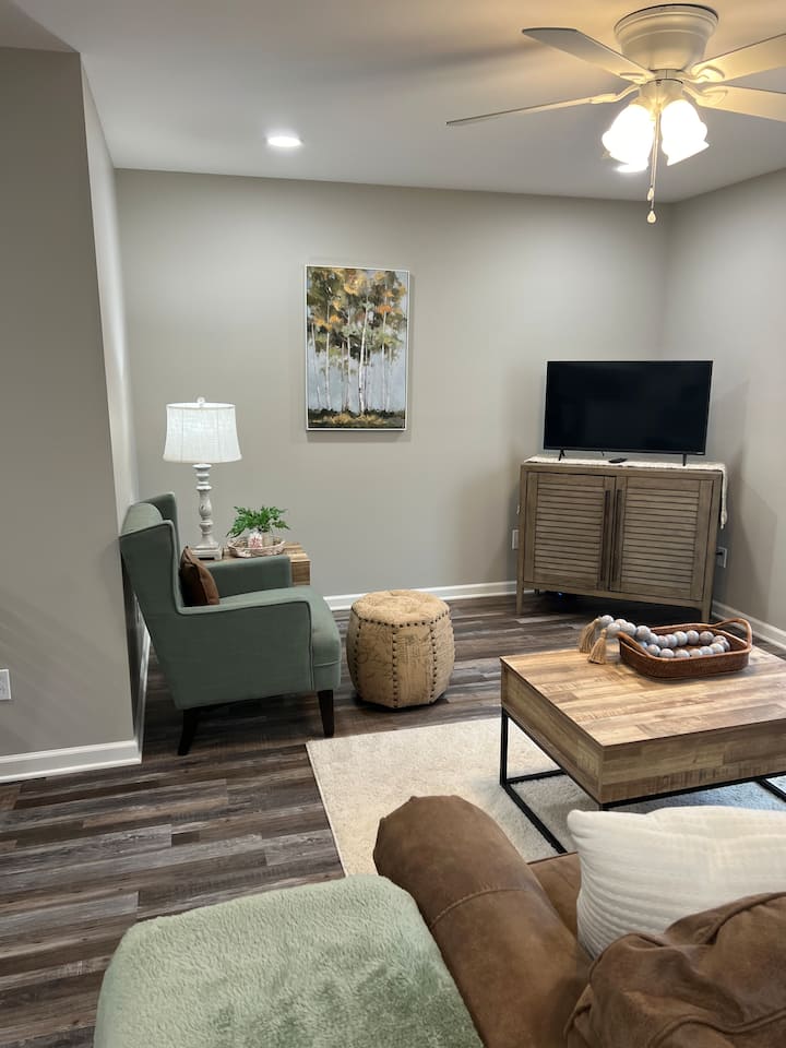 Sister Suite D Apartments For Rent In Paris Tennessee United States sister-suite-d-apartments-for-rent-in-paris-tennessee-united-states