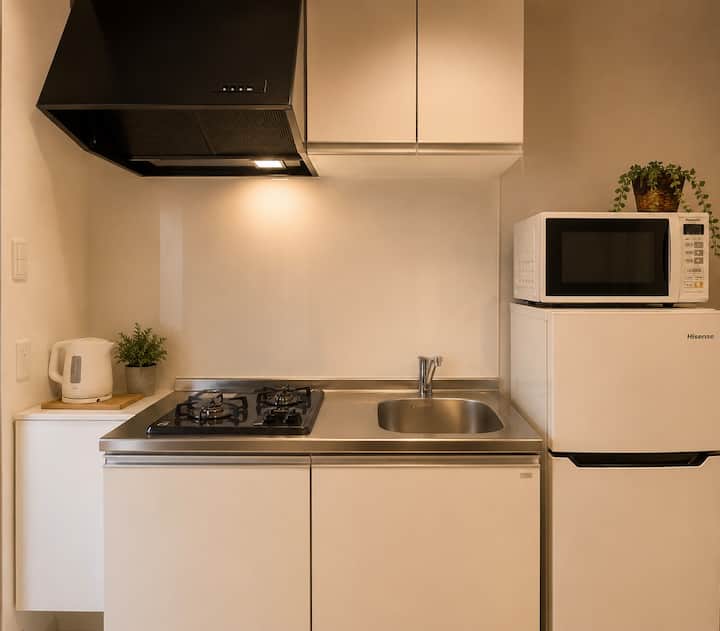 Entire Large Room | Elevator| 8 Min Nippombashi - Osaka