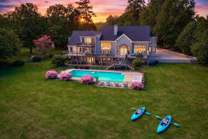 Luxury Lakefront Retreat with Pool, Kayaks, Arcade