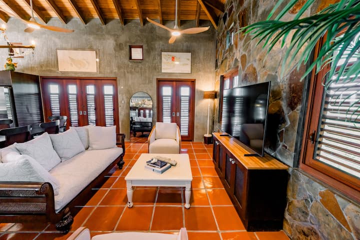 Beachfront Retreat With Heated Pool @ Culebra - Culebra