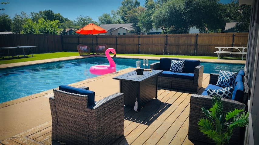 *Newly Updated*South Austin heated pool&fire pits