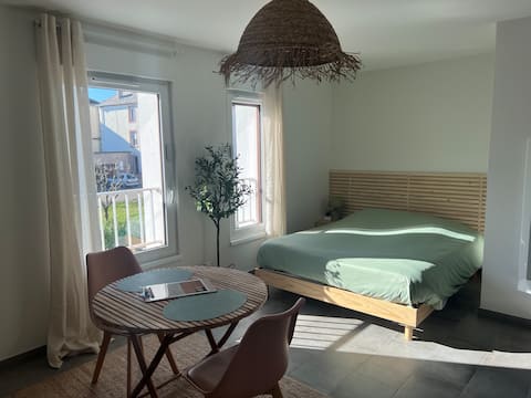 LE COZY • Wifi • Netflix • Parking • Near Train Station