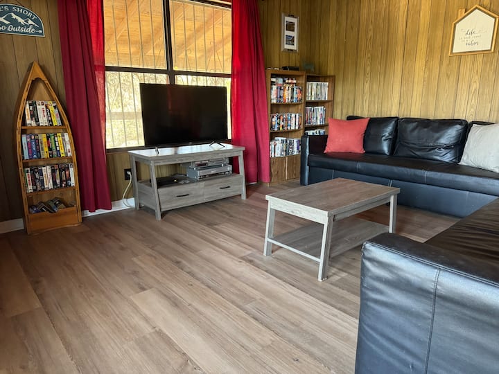 Comfy River Retreat Cabin Near Frio - Concan, TX