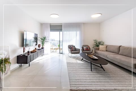 Newly built, cozy apartment in high rise