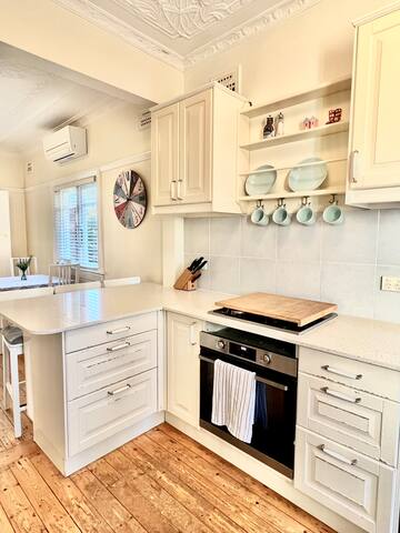 Queensie Beach Cottage gallery image 2