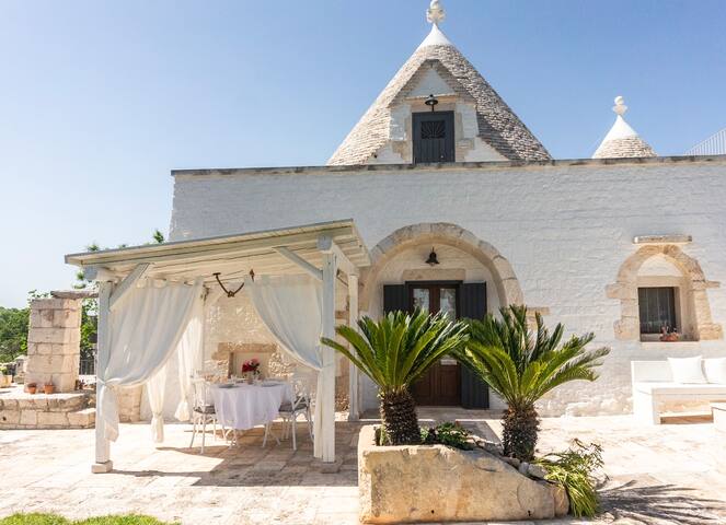 Trullo Mandorlo at Trulli Angela