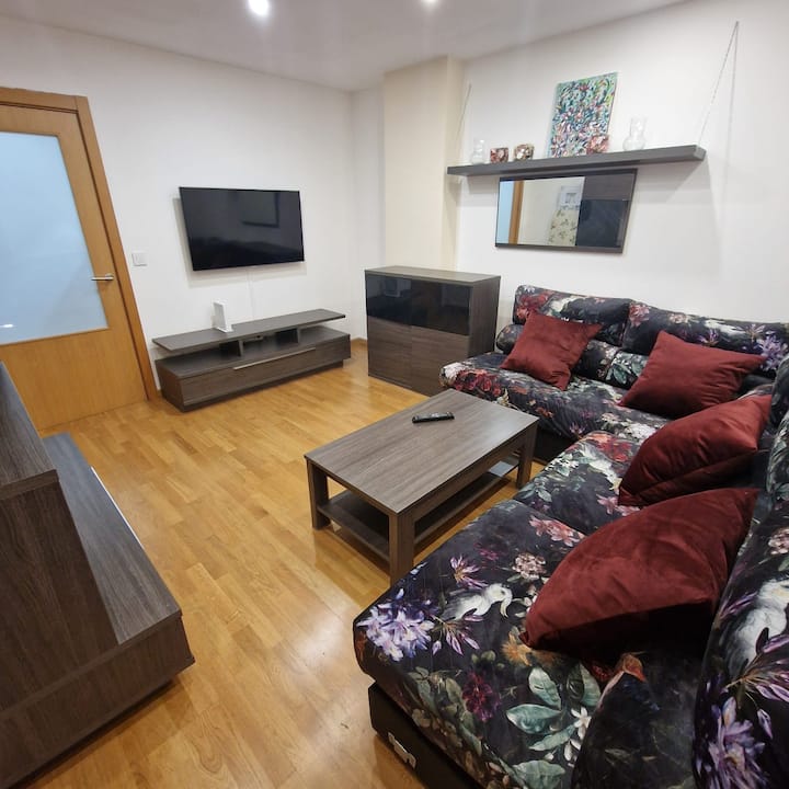 Apartamento Sf 4hab Equipado - パンプローナ