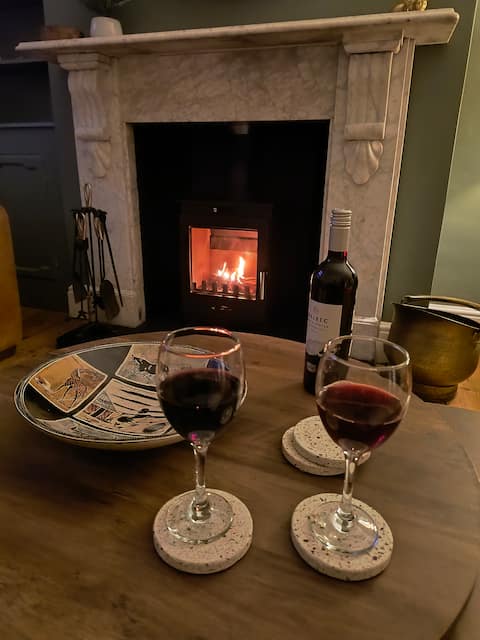 Top Airbnb: Beach at the end of the road, pet friendly in Hopton On Sea