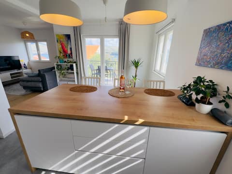 Top performing Airbnb: Modern Apartment a Short Walk from the Beach in Trogir