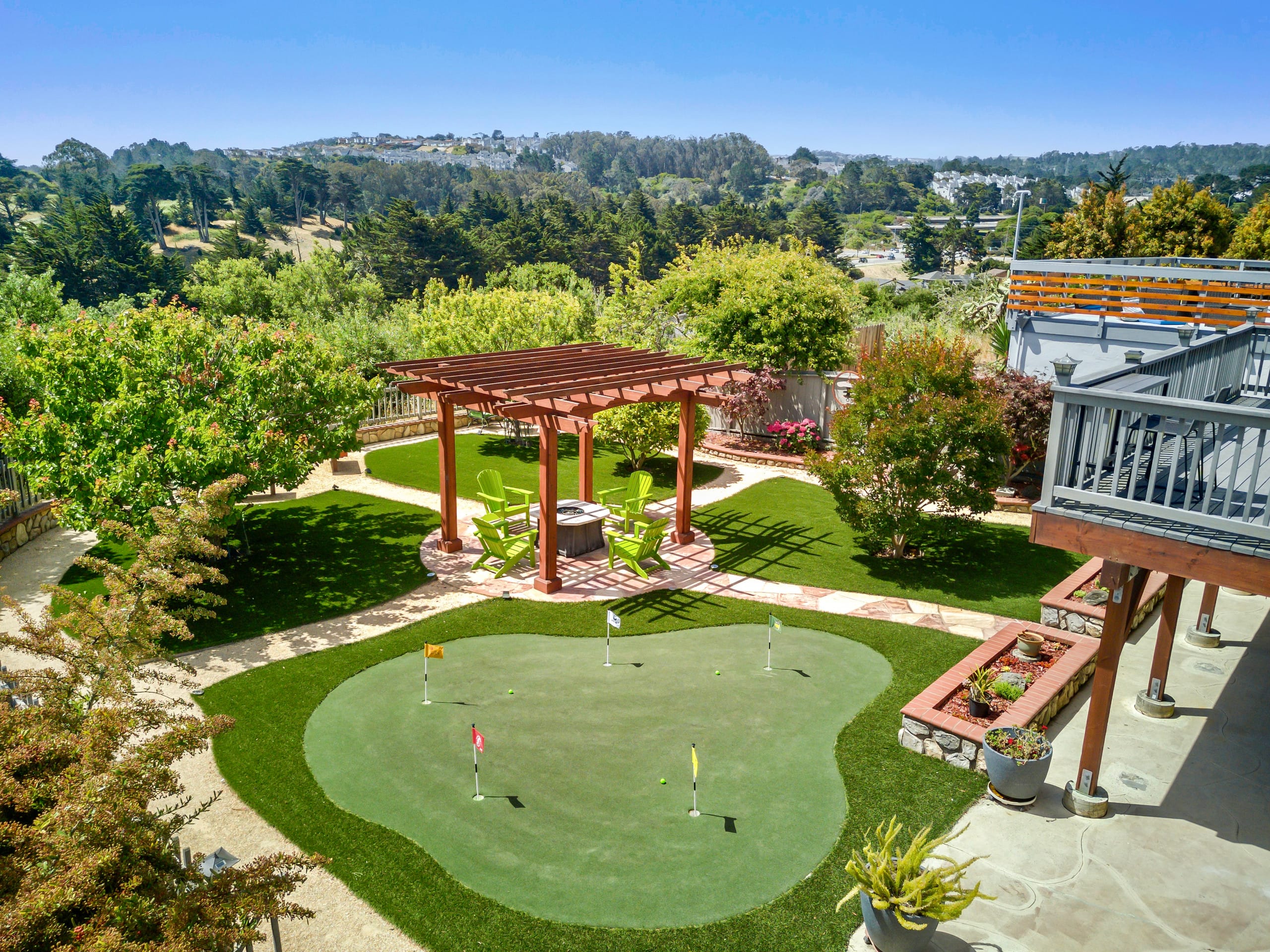Home in South San Francisco · ★5.0 · 4 bedrooms · 7 beds · 3 private baths - Image 4
