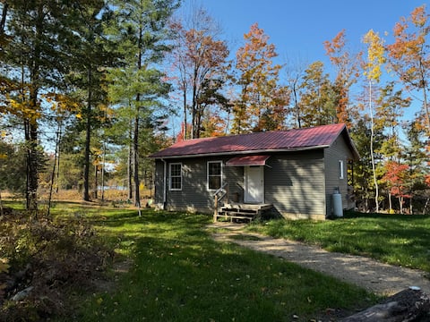 Sunset Shores cabin on Long Lake