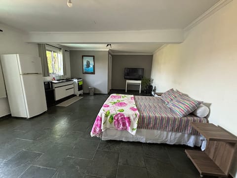 Studio Delicinha with private kitchen and garage