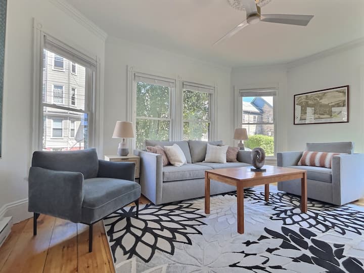 East End Luxury Flat, Sleeps Six - South Portland, ME