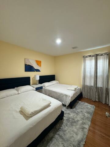 New! Bright & Spacious Apt | Prime Location gallery image 5
