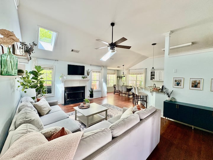 Game Day Haven: Your Ultimate UGA Football Retreat