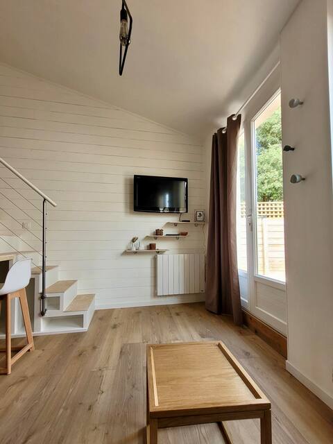 Popular Airbnb listing: The little stopover on the port - sheets included in Jard Sur Mer