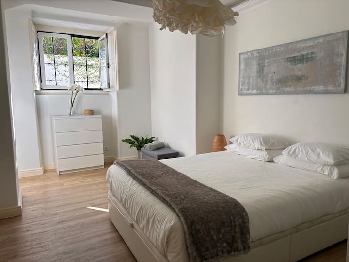 Schlafzimmer 1