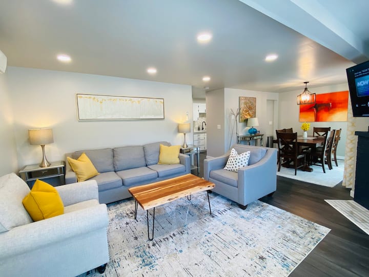 Serene Renovated Home W/3br+kingbed+bbq+deck - Portland, OR