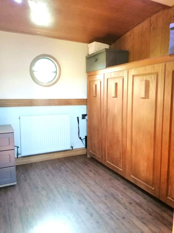 Bedroom 2 has a pull down bed. Please let us know if you'd like this room made up as a 4ft double bed, or to be kept as a storage space for you to use.