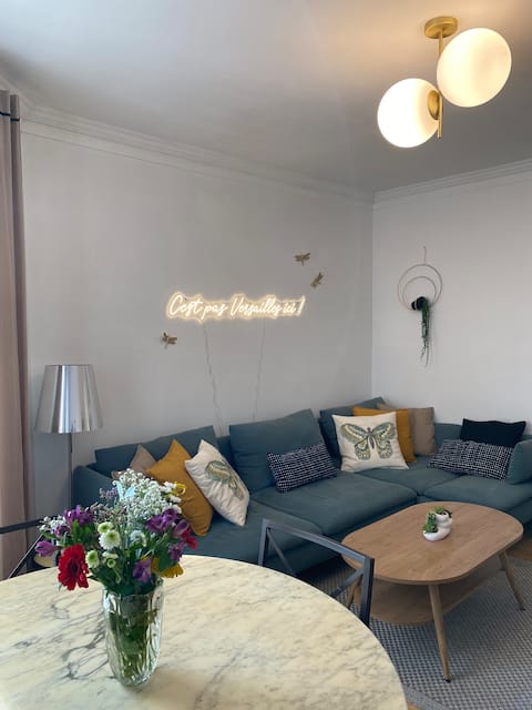 "It's not Versailles here!" But almost…