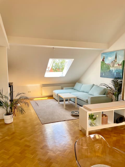 Top Airbnb: Spacious apartment in Kleefeld