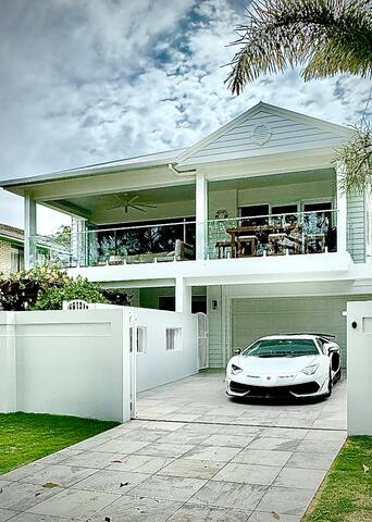 Premium Beach Front House – Pool, Large Deck gallery image 3