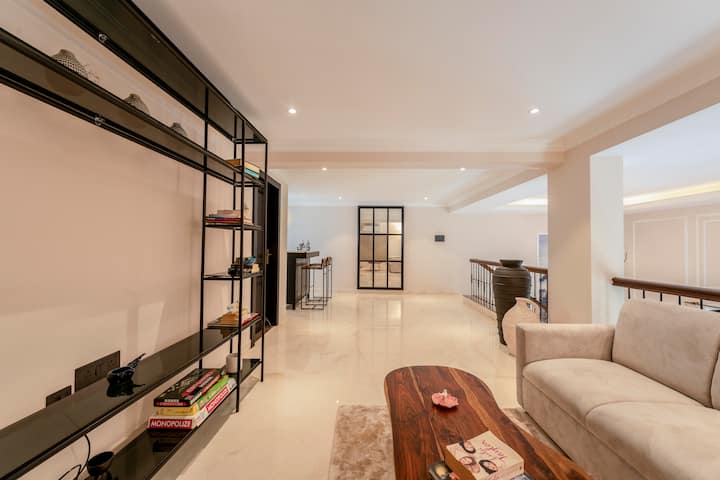 Living room image 4