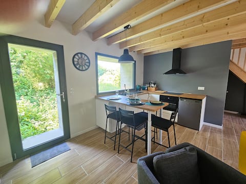 Charming little house.