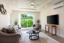Coral beach 1BR | Steps to Pool