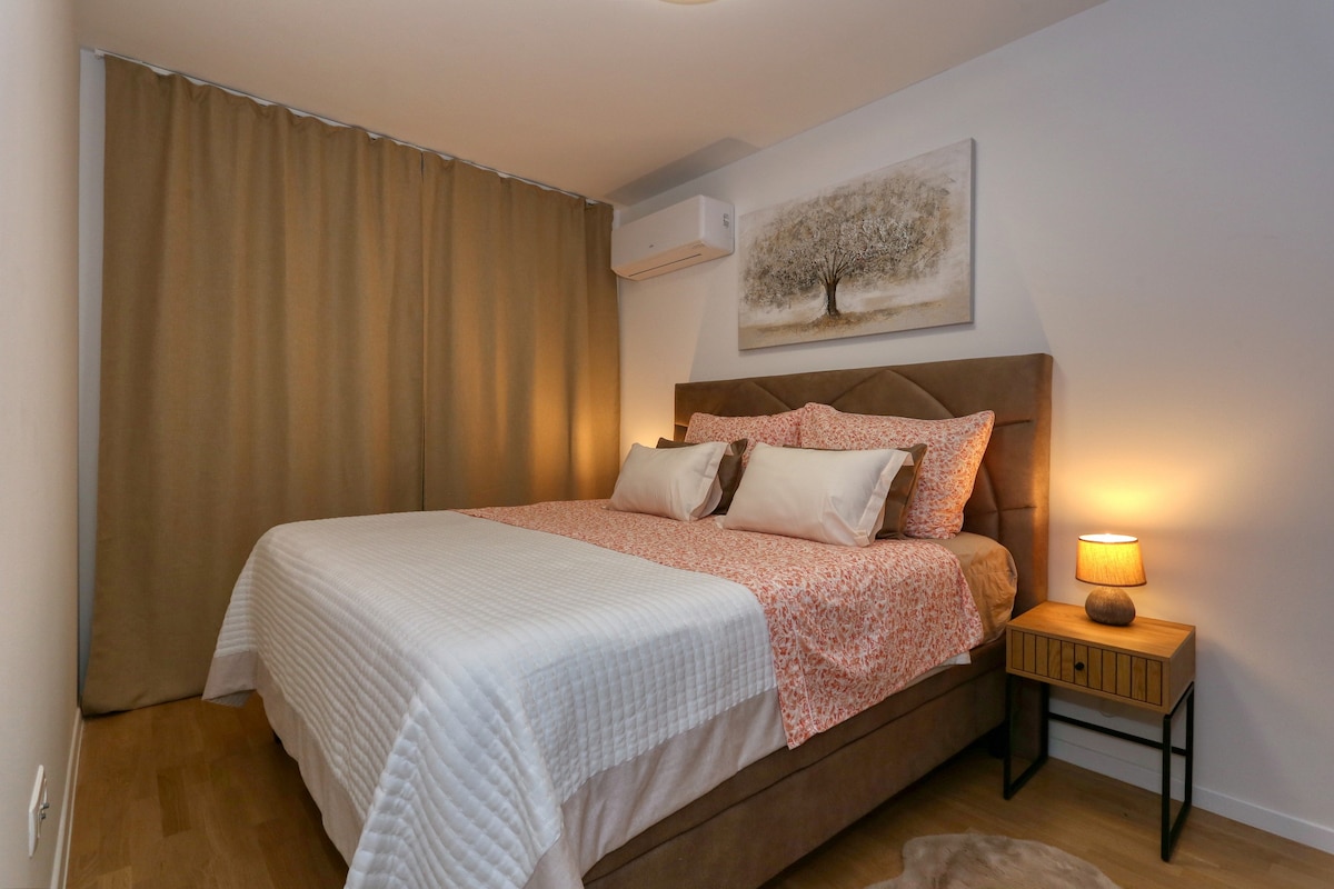 Საძინებელი, დიდი საწოლი