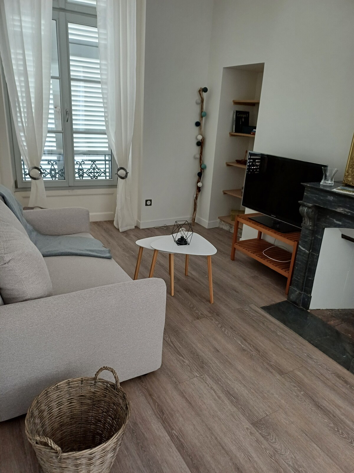 Airbnb performant: 2-room 50 m2 Remarkable site "Ô LouMaxLau" à Lons Le Saunier