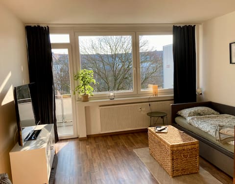 Leistungsstarkes Airbnb: B17 - Quiet, central apartment with large balcony in Derendorf