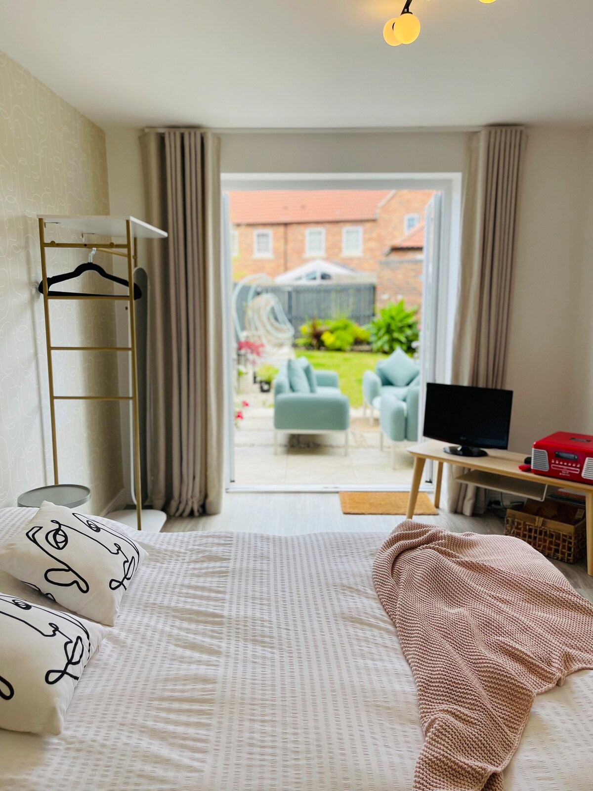 Charming Double Bedroom Wetherby Houses for Rent in West Yorkshire