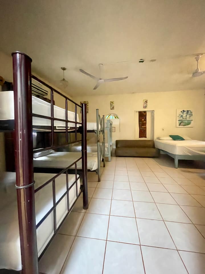 Hermosa Habitación Amplia •Familias O Grupos. - Bacalar
