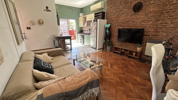 Apartamento de 2 ambientes com pátio e área de churrasco em Villa Devoto