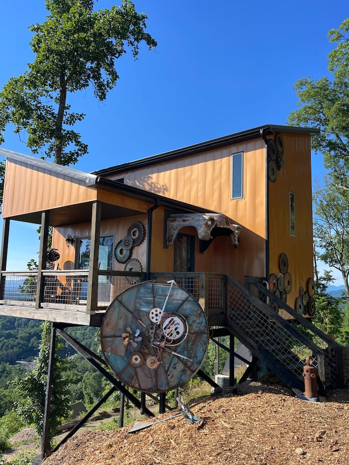 Max | Amazing Views + Pet Friendly + 10 min to AVL - Treehouses for ...